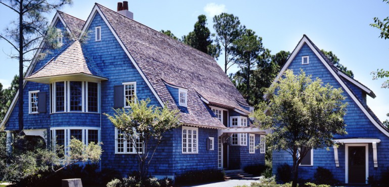 Прекрасный синий дом