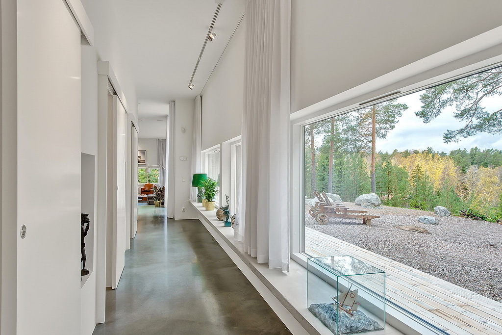 коридор с большими окнами коридор с большими окнами