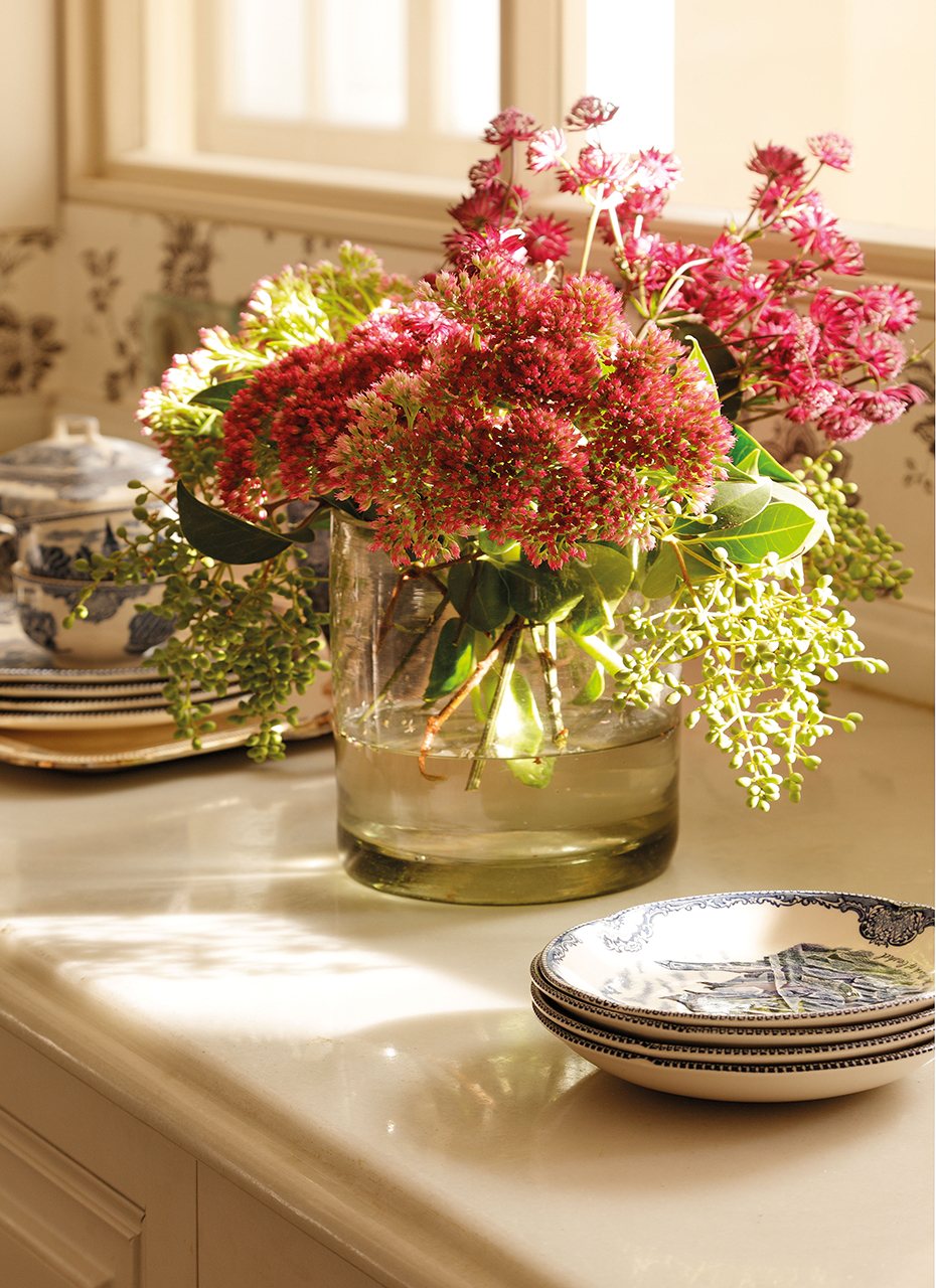 букет на подоконнике букет на подоконнике