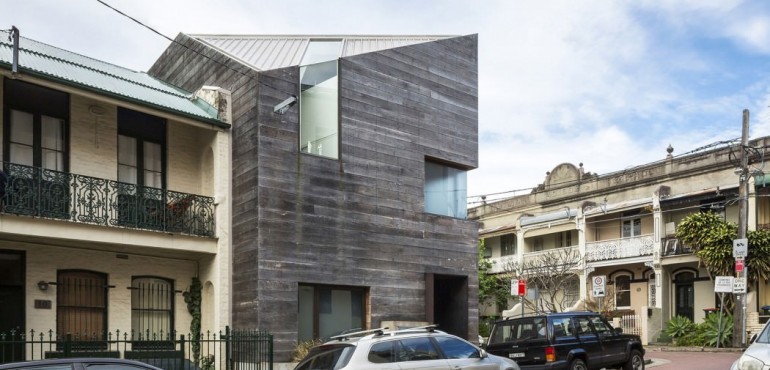 Современный дом в историческом районе