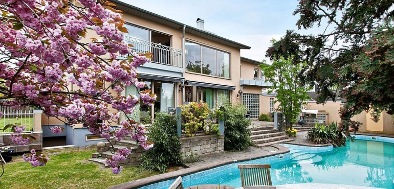 Дом с бассейном в Мальмё