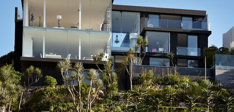 Роскошный дом на побережье океана