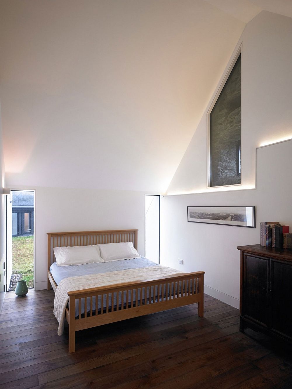 белая спальня