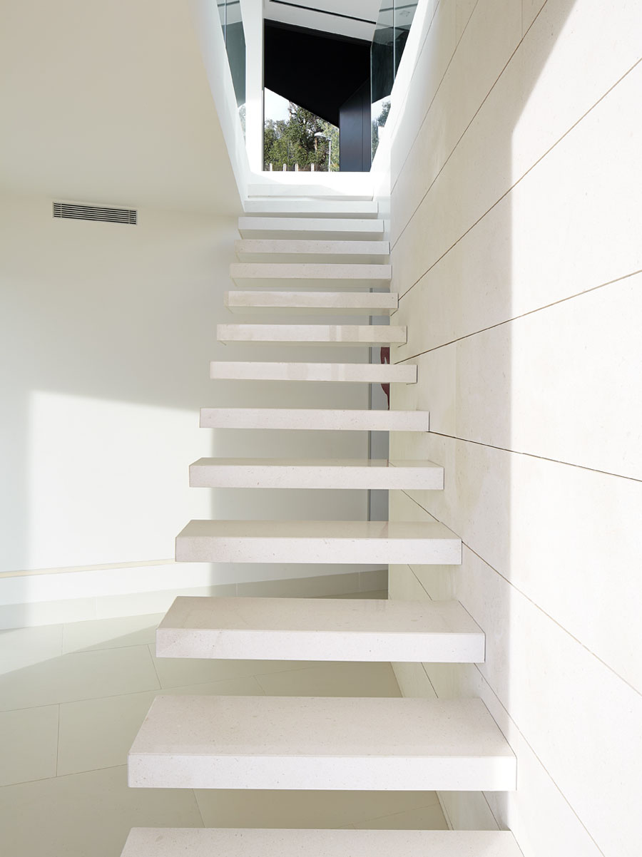 лестница на второй этаж лестница на второй этаж