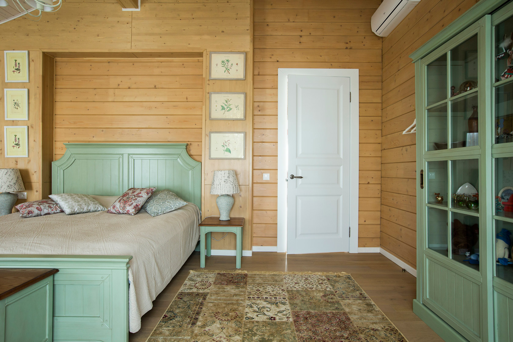 спальня в деревянном доме