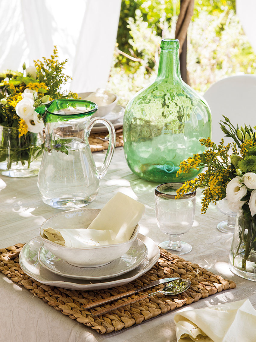 сервировка стола на террасе