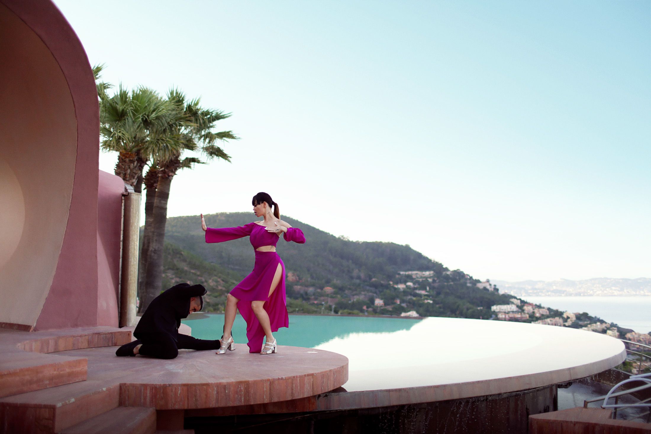 где снимали клип глубоко