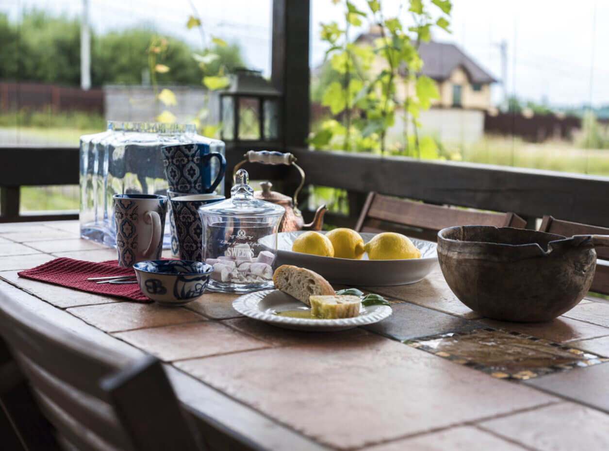 Стол на террасе Стол на террасе